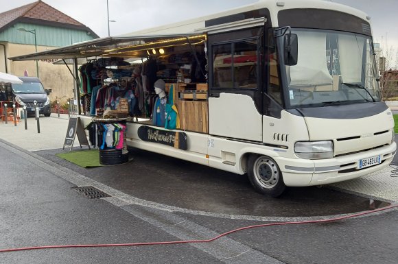 Hot Savoie 74 de retour chaque Jeudi avec son Mob'Shop à Saint-Jorioz.