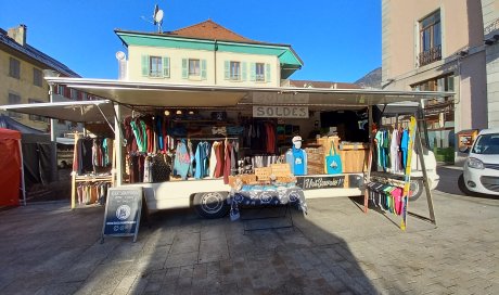 Hot Savoie 74 présente sa collection chaque Mercredi avec son Mob'Shop à Faverges 