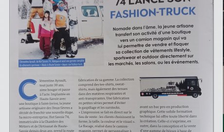 HOT SAVOIE 74 votre créatrice de vêtements savoyard, lance son fashion truck sur le bord du lac d'Annecy.