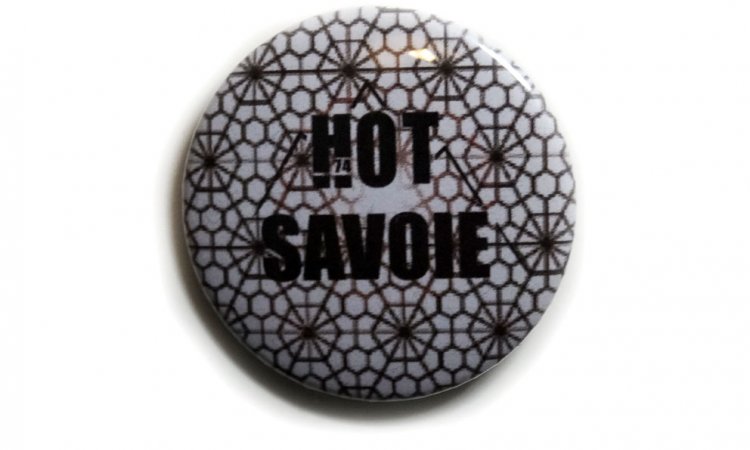 Pin's / Badges / Aimants / l'accessoire au couleurs de la région Haute-Savoie